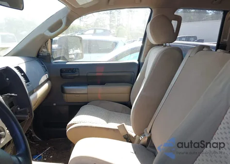 2010 Toyota Tundra Grade 5.7L V8 z USA, uszkodzony, nr VIN 5TFUY5F14AX137913